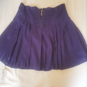 Pin Up style mini skirt